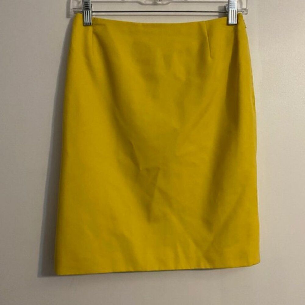 Escada Margaretha Ley Vintage 100% Wool Yellow Pencil skirt, size 36